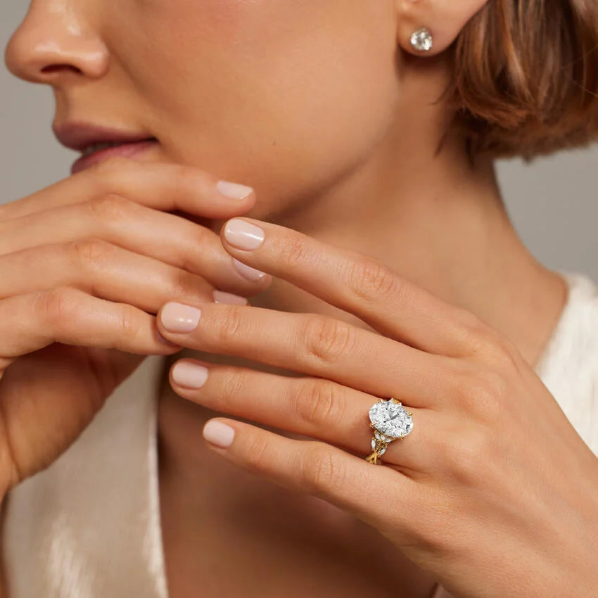 18K Yellow Gold Secret Garden Diamond Ring: An Enchanted Engagement Choice 🟡