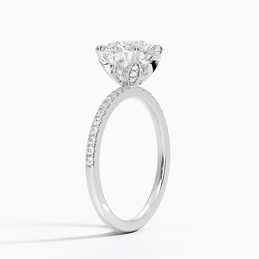 Luxe Petal Diamond Engagement Ring in 18K White Gold 🟡
